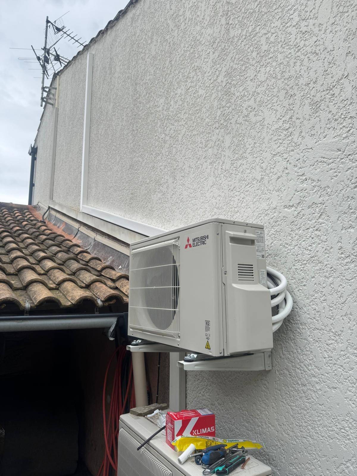 Confort Optimal face aux Chaleurs Estivales : Découvrez notre Dernière Installation de Climatisation Bi-Split !